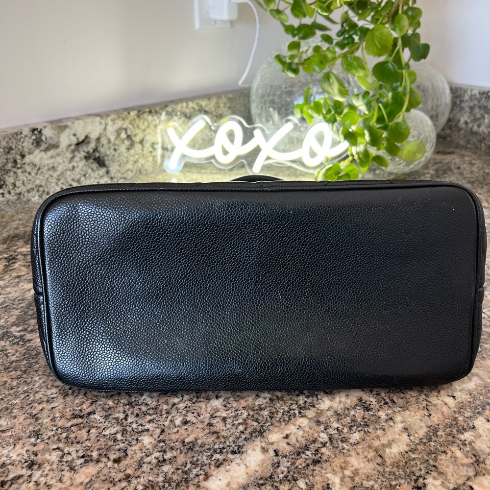 Chanel Medallion Tote Bag - Picture 7 of 17